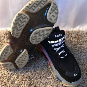 43 balenciaga triple s black clear sole